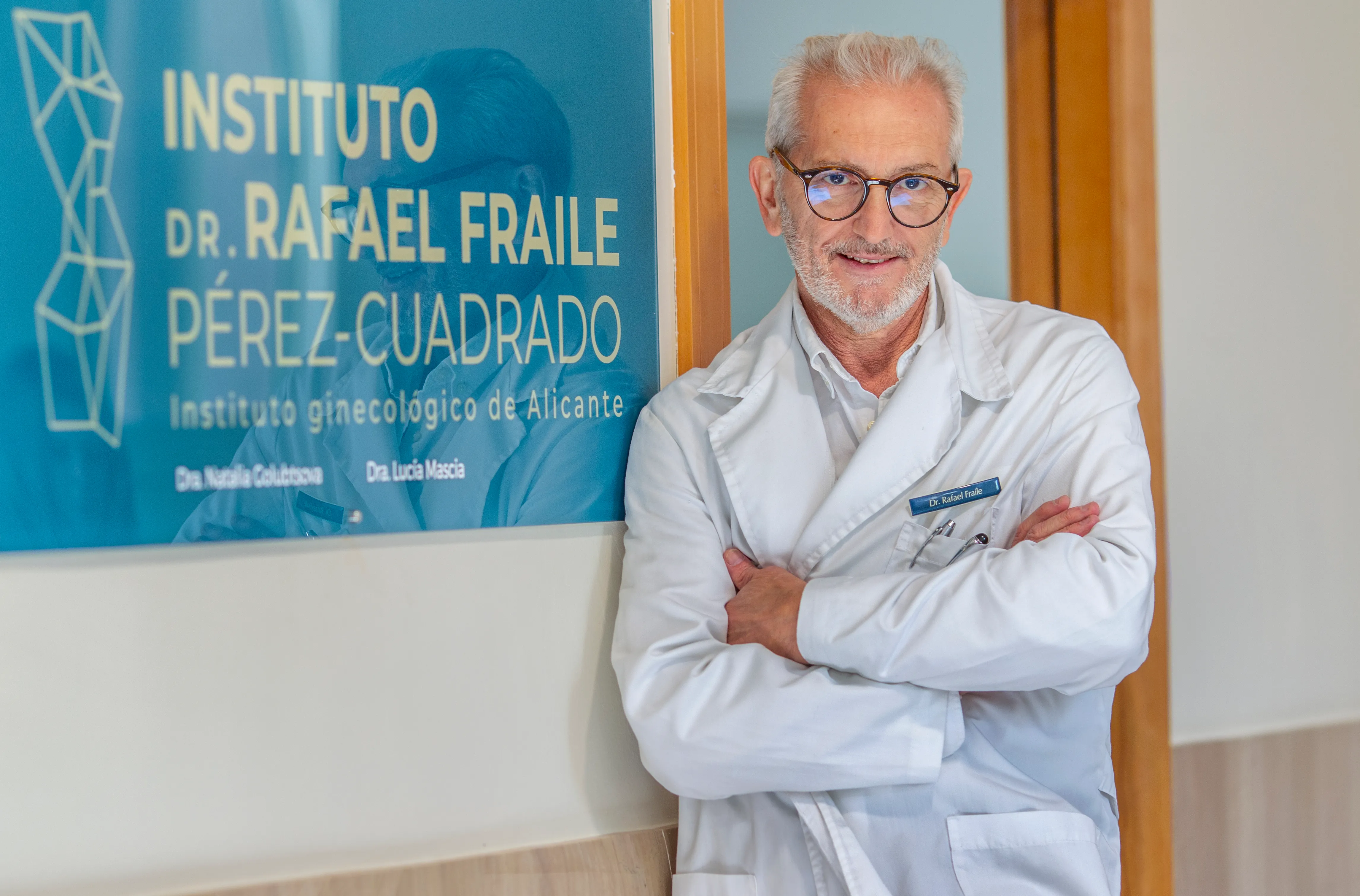 Dr. Rafael Fraile en consulta
